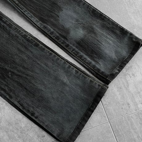 Shadow washed black destroyed skinny denim