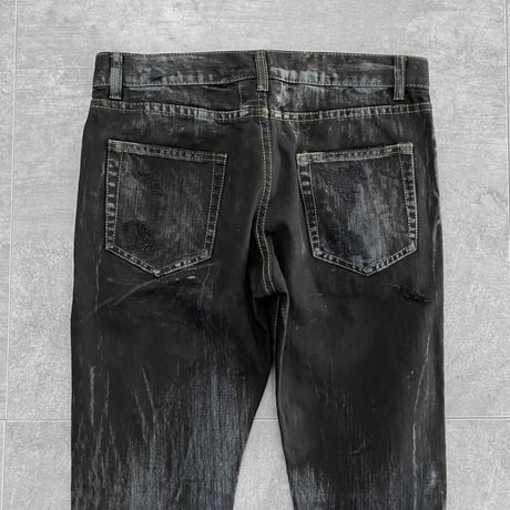 Shadow washed black destroyed skinny denim