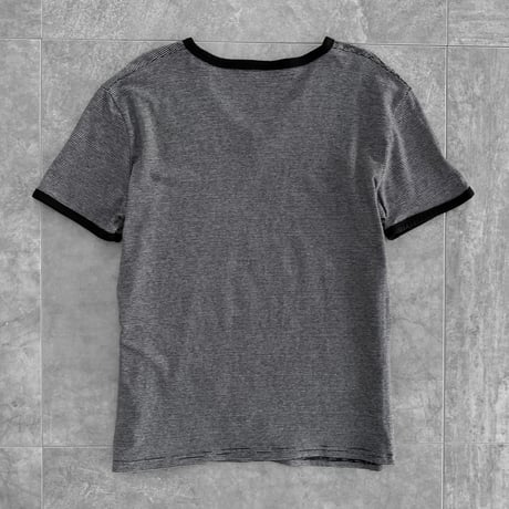 Border stripe v-eck Tee