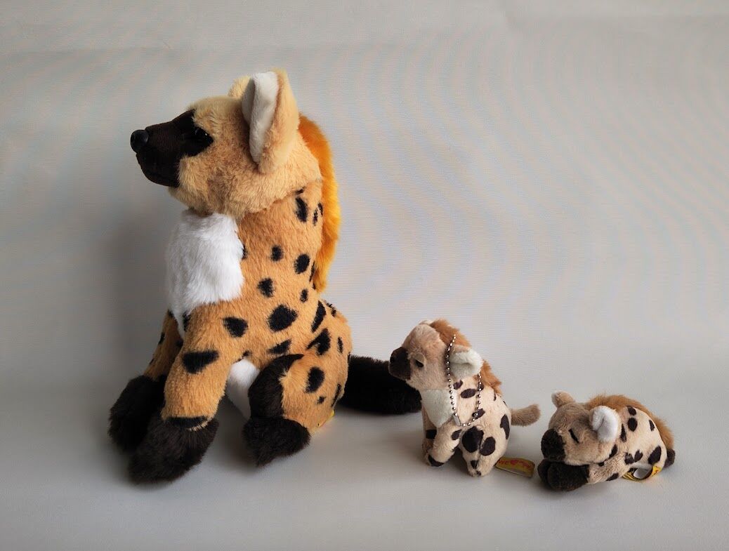 ハイエナ地位向上委員会 ブチハイエナぬいぐるみ | 円山動物園