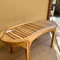 チーク材ファニチャー　バナナコーヒーテーブル