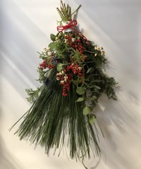 おたふく南天と松のお正月飾り | botanical driedflower works