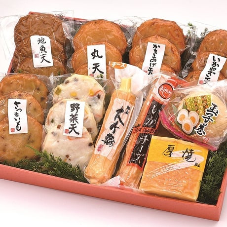 老舗蒲鉾店の人気商品を贅沢に詰め合わせ。すり身天ぷらバラエティセット　【延岡市】