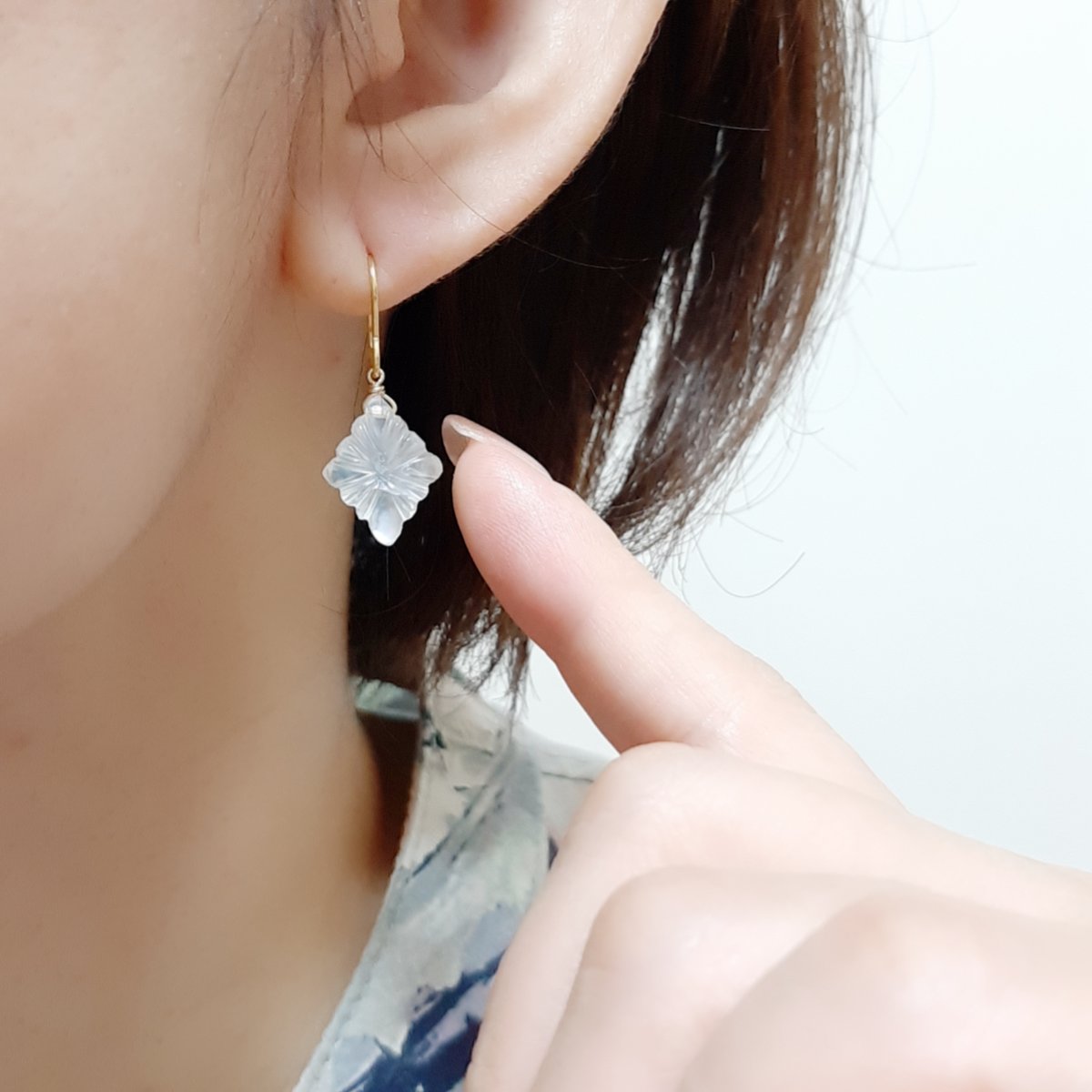 ブラウンシェル×水晶カービングピアス(イヤリング) 数量限定 クリスタル&シェル ローゼンジカービング ピアス/イヤリング