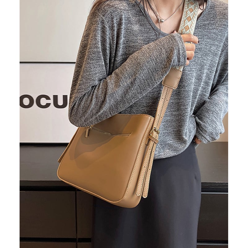 PUレザースクエアショルダーバッグ | Bagoodtimeshop