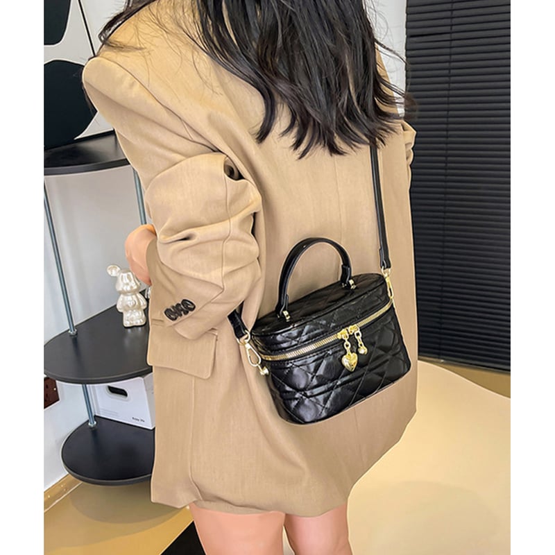 ✨未使用級✨Paolotti　バニティバッグ　キルティング ブラック ゴールド キルティングバニティバッグ | Bagoodtimeshop