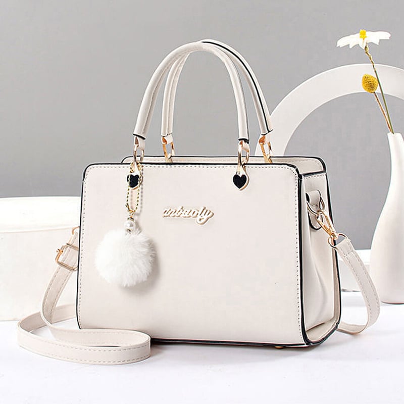 ショルダーバッグ ファーチャーム付き | Bagoodtimeshop