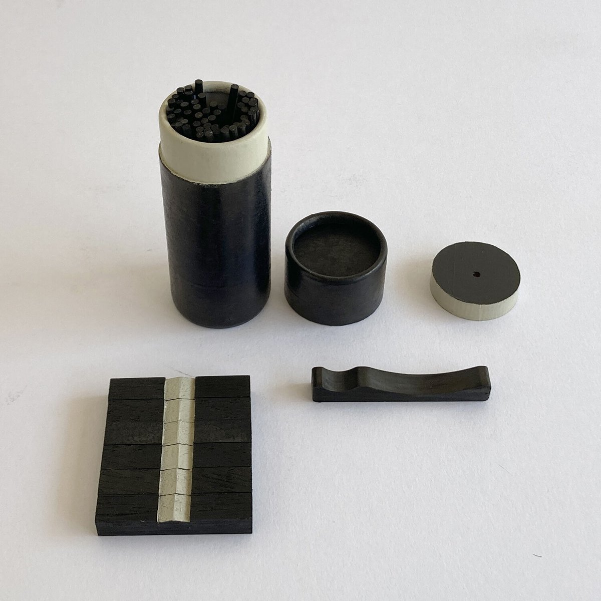 観象ミニ易入門セットblack-筮竹・筮筒・算木・太極・ケロク器 観象ミニ易入門セットblack-筮竹・筮筒・算木・太極・ケロク器