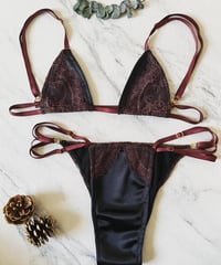 Black satin×Wine red