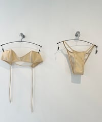 シャンパンゴールド　ワイヤーチューブビキニ