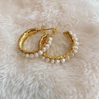 パールフープピアス
