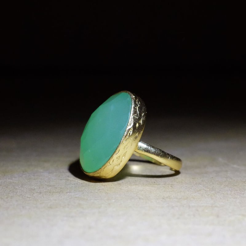緑色ストーンのゴールドトーンリング GREEN LINKS RING(2JR0564)K10 リング｜スタージュエリー公式