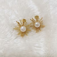 パールデザインピアス