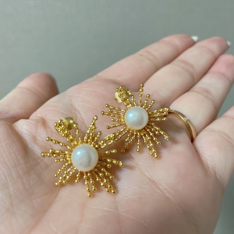 パールデザインピアス