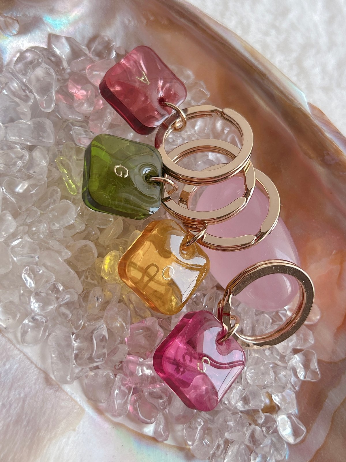 ハンドメイド　透明な中の琥珀糖キーホルダー ぷちはぴマルシェ】琥珀糖からーのキーホルダー | c_palette