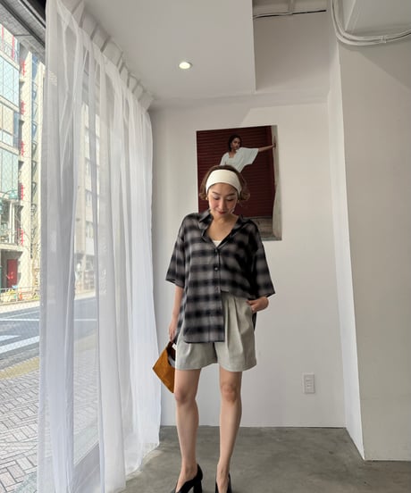 Tuck short pants