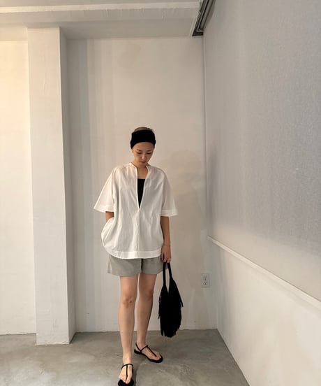 Tuck short pants