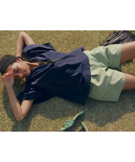 Tuck short pants