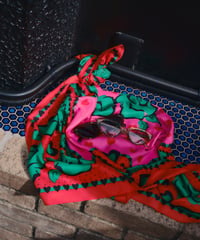 Grand paisley scarf