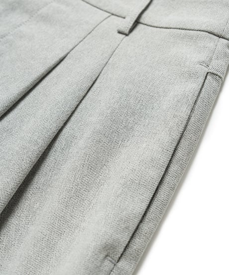 Tuck short pants