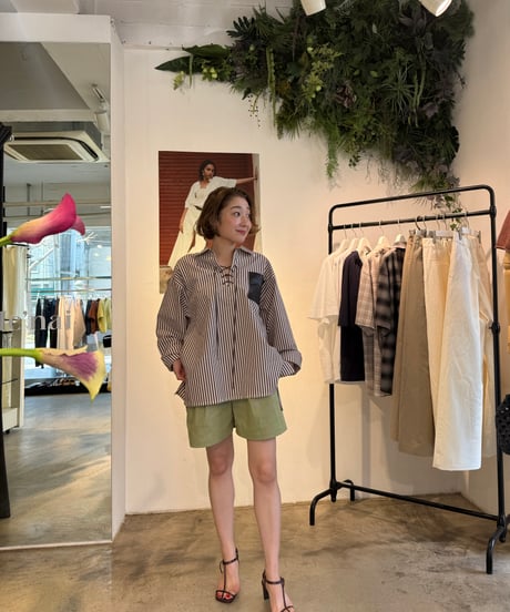 Tuck short pants
