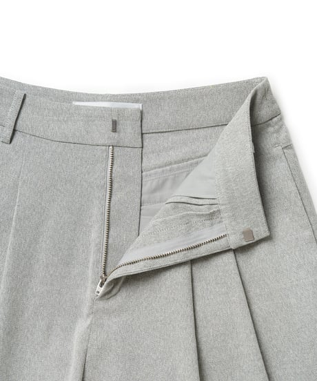 Tuck short pants