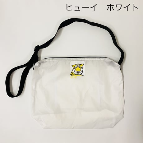 【オンライン限定カラー・全4種】ライトナイロンショルダーバッグ