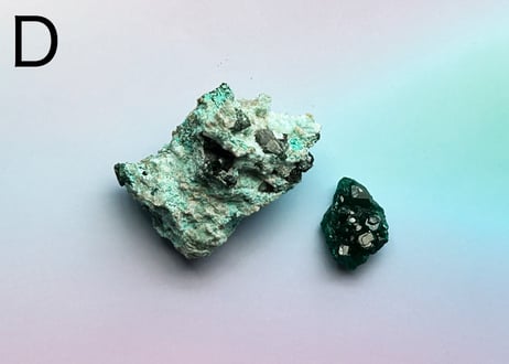 【内なる子どもの美味しいおやつ】クリスタル2個セット（マラカイトを伴ったクリソコラ・ダイオプテーズ）