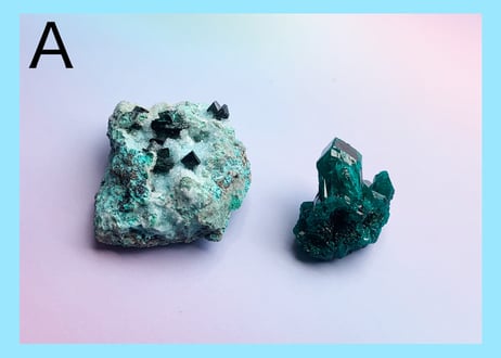【内なる子どもの美味しいおやつ】ミニクリスタル2個セット（マラカイトonクリソコラ・ダイオプテーズ）