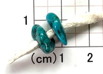2.5mm穴　ターコイズビーズ　さざれ2個　No.1502　13mm　現品