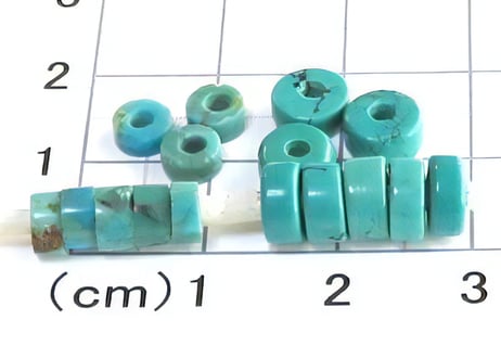 2mm穴ターコイズビーズヒシ　　5-6mm