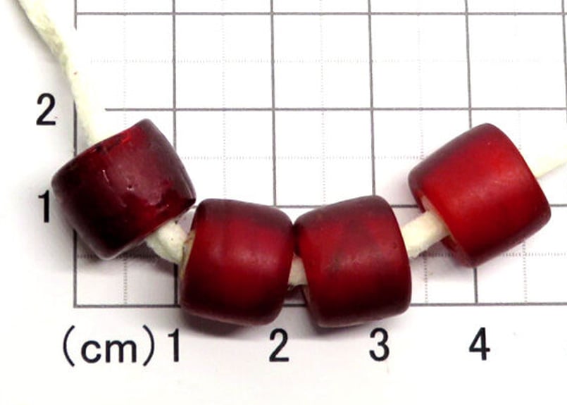 ホワイトハーツ濃赤 極大 11-13mm | Beads NAPI ホワイトハーツ濃赤 極大 11-13mm | Beads NAPI