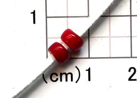 濃赤　ホワイトハーツ　2個　　5.5mm　NO.1576　現品