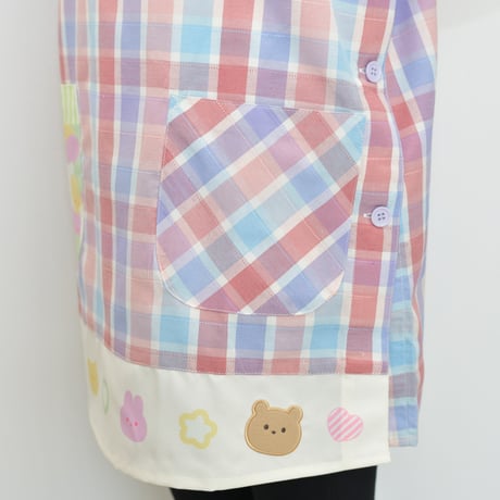 2025春夏新作 【おてんばママ】うさくまグミキッチン WA-7014 レッド M-L 保育士エプロン サイドボタン