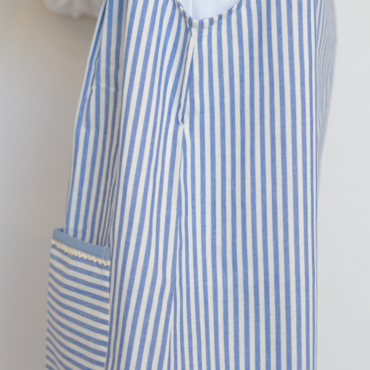 2024新作 【VivresaVie】フラワー刺繍チュニック（ブルー） M-L