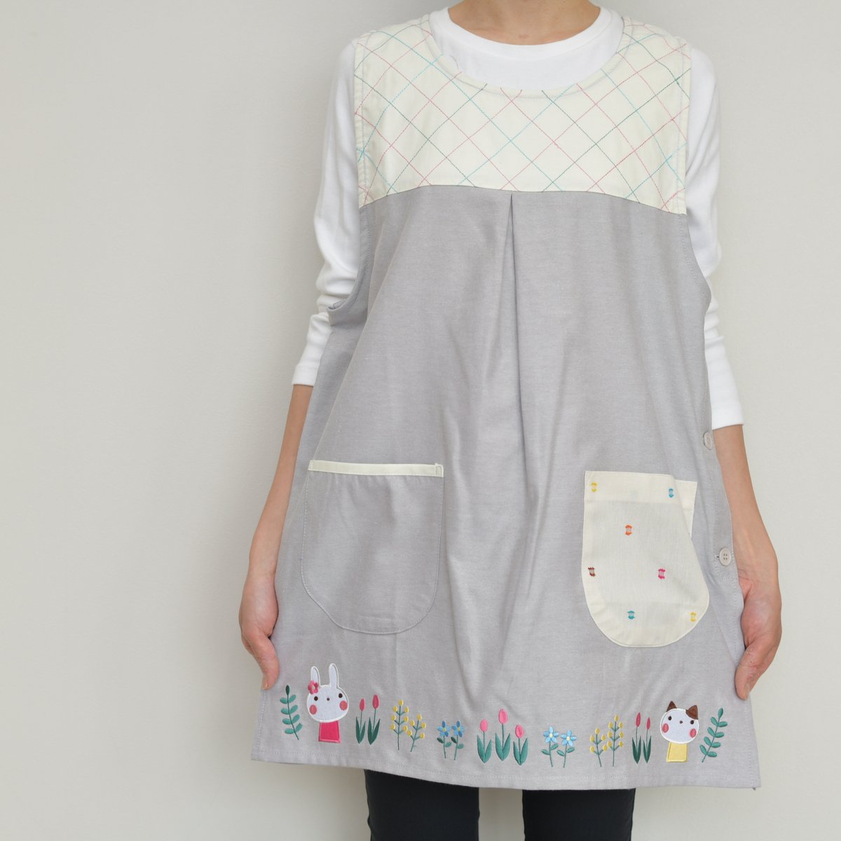 2024新作 【おてんばママ】フラワーガーデンキッチン グレー M-L 保育