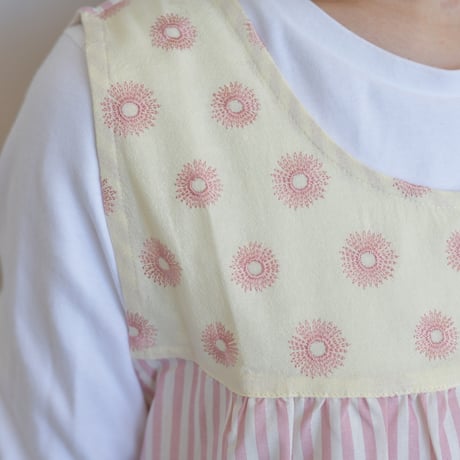 2024新作 【VivresaVie】フラワー刺繍チュニック（ピンク） M-L 保育士エプロン かぶりタイプ