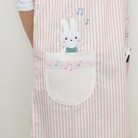 2026春夏新作 保育士エプロン おてんばママキッチン ピアノうさくまキッチン ピンク NW-2853 サイドボタン