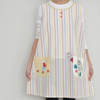 【ドラマ衣装協力】『お迎え渋谷くん』着用モデル 2024新作 おてんばママキッチン（ストライプ） M-L 保育士エプロン サイドボタン