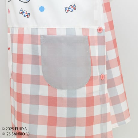 【再入荷しました！】2026春夏新作 保育士エプロン ペコちゃん＆サンリオ PKA44112-52 サイドボタン