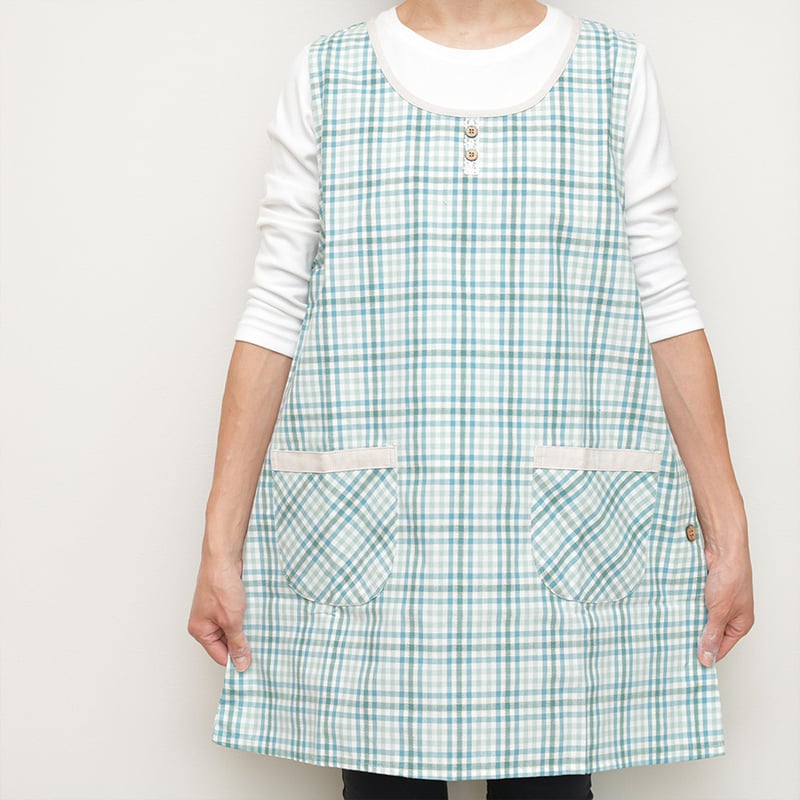 2025秋冬新作 保育士エプロン B-1418 グリーン サイドボタン | 保育士