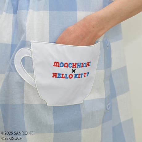 2025春夏新作 保育士エプロン モンチッチ✕ハローキティ MA43962-51 M-L サイドボタン