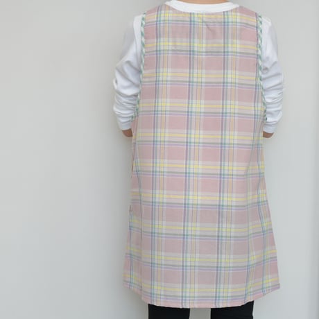 2025春夏新作 K-18842 ピンク M-L 保育士エプロン サイドボタン