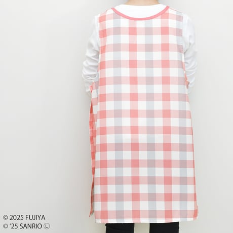 【再入荷しました！】2026春夏新作 保育士エプロン ペコちゃん＆サンリオ PKA44112-52 サイドボタン