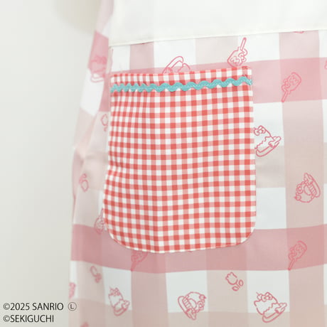 2025春夏新作 保育士エプロン モンチッチ✕ハローキティ MA43961-51 M-L サイドボタン
