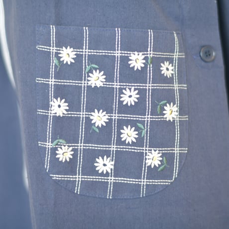 2024新作 【VivresaVie】小花刺繍チュニック（ブルー） M-L 保育士エプロン サイドボタン