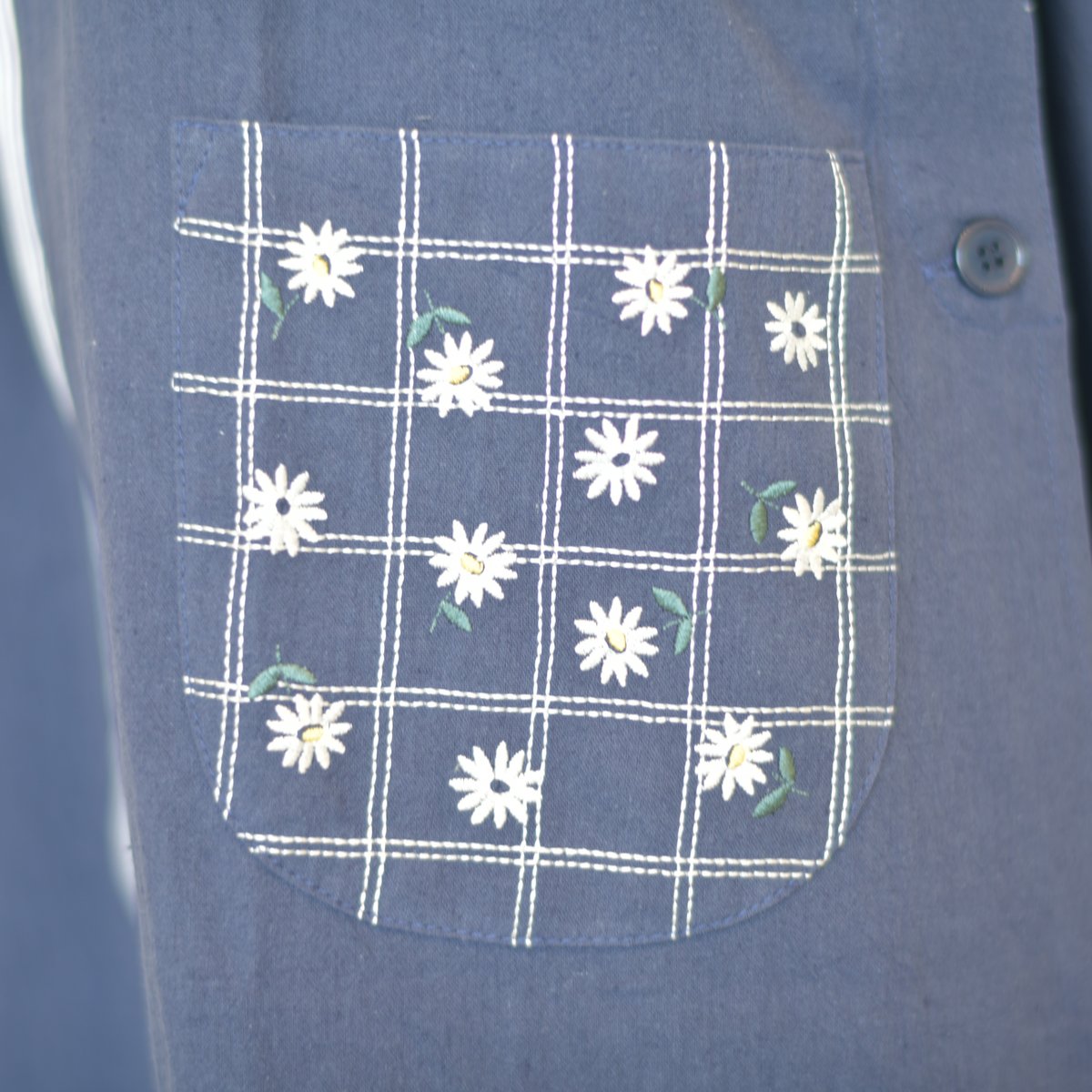 2024新作 【VivresaVie】小花刺繍チュニック（ブルー） M-L 保育士