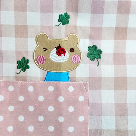 【おてんばママ】 クローバーキッチン ピンク M-L 保育士エプロン