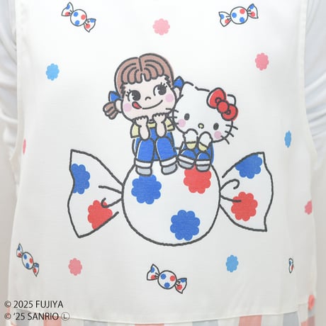 【再入荷しました！】2026春夏新作 保育士エプロン ペコちゃん＆サンリオ PKA44112-52 サイドボタン