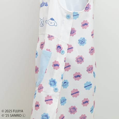 【再入荷しました！】2026春夏新作 保育士エプロン ペコちゃん＆サンリオ PKA44113-52 サイドボタン